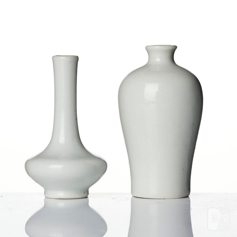 A pair of white glazed vases, - 图3